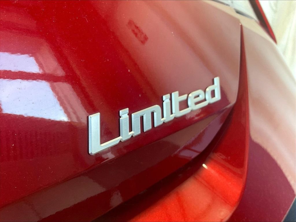 Used 2025 Red Hyundai Limited image 29