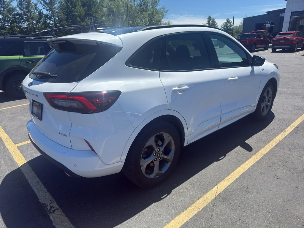 Used 2023 Oxford White Ford ST-Line image 3