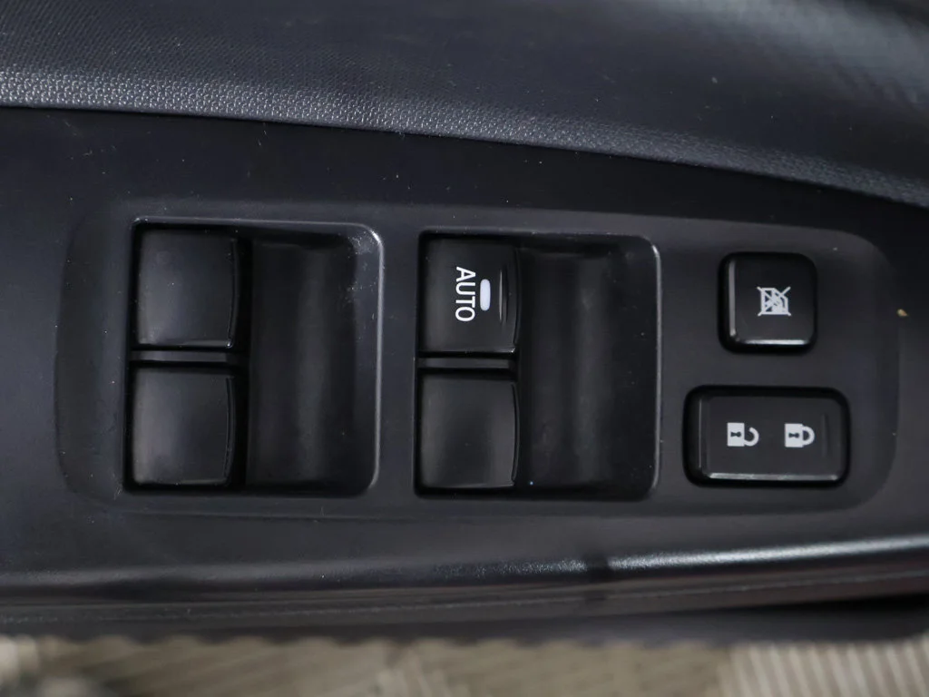 Used 2024 Red Mitsubishi LE image 33