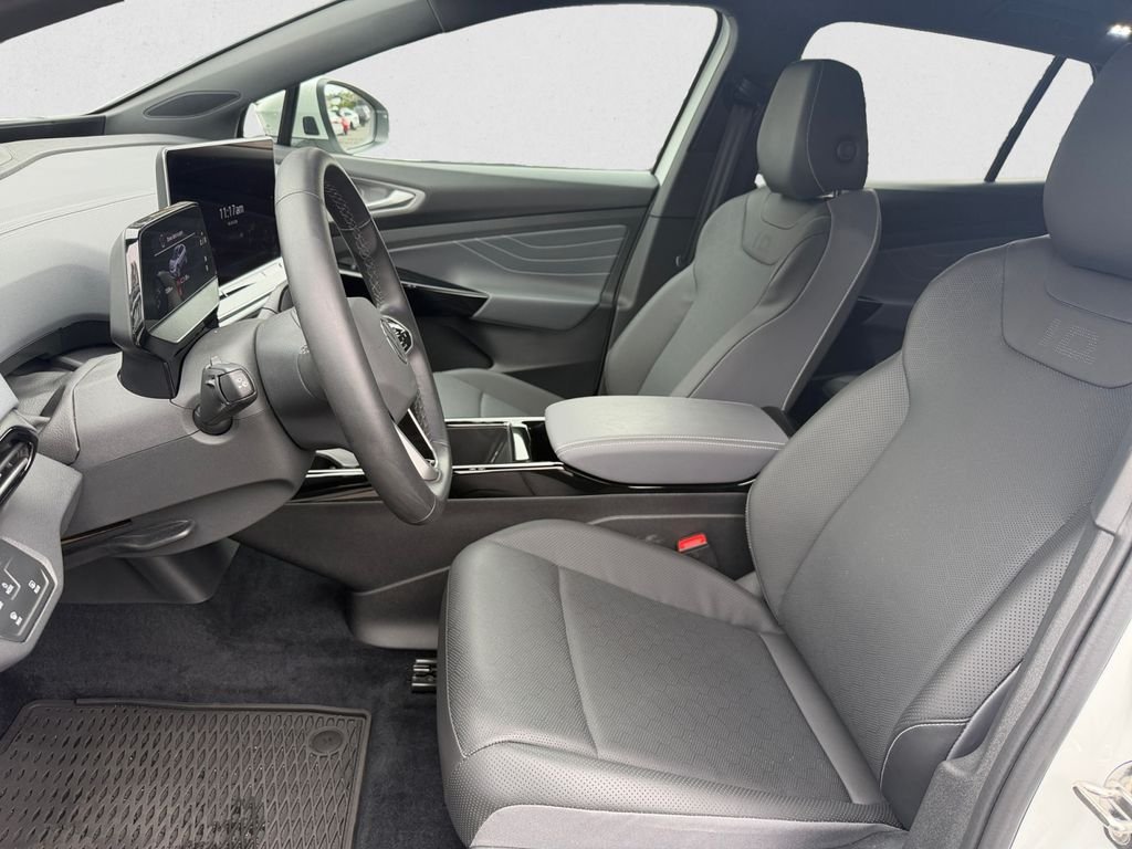 Certified Used 2025 Opal White Volkswagen Pro S image 9