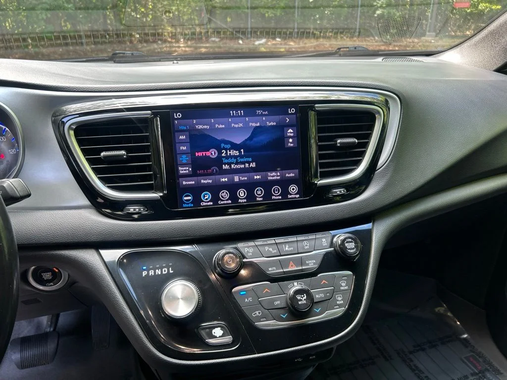 Used 2019 Blue Chrysler Touring L image 18