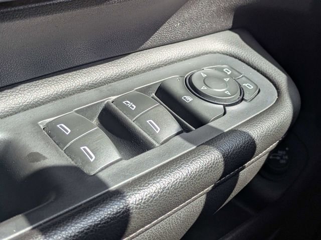 Used 2024 White GMC SLT image 23