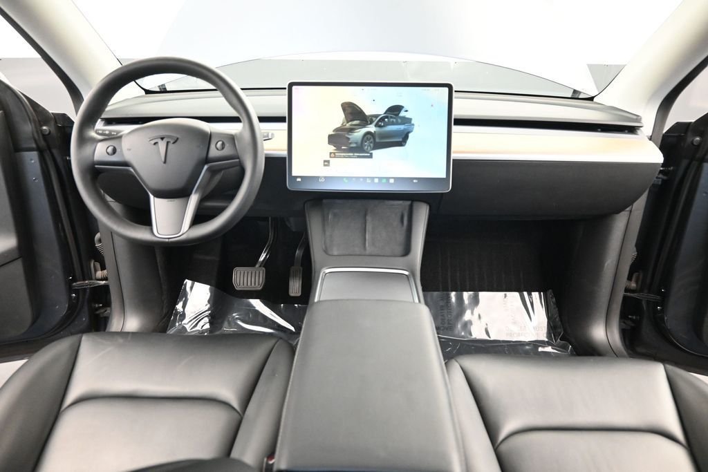 Used 2022  Tesla Long Range image 28