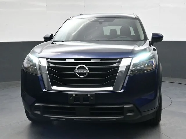 Used 2025 Blue Nissan SV image 5