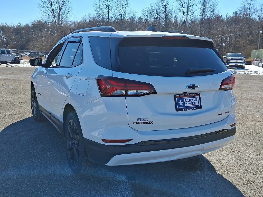 Used 2024 Summit White Chevrolet RS image 9