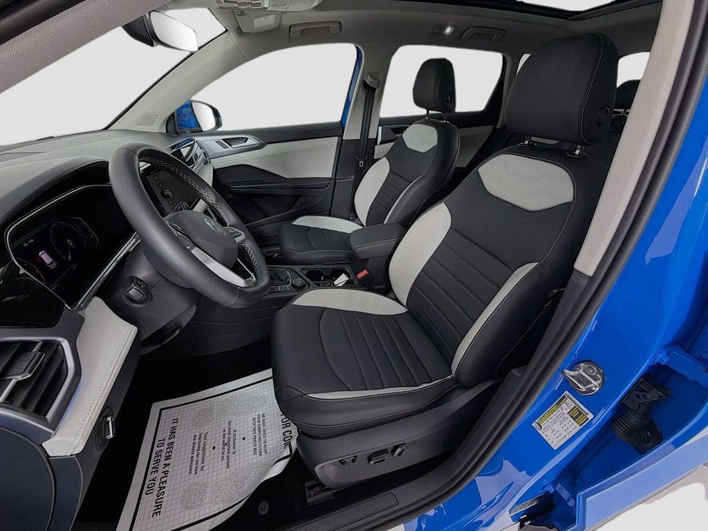 Certified Used 2025 Cornflower Blue Volkswagen SEL 4MOTION image 22
