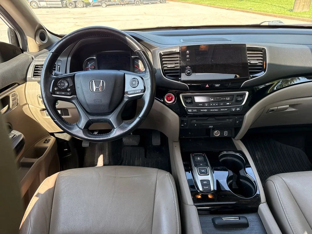 Used 2019  Honda Touring image 20