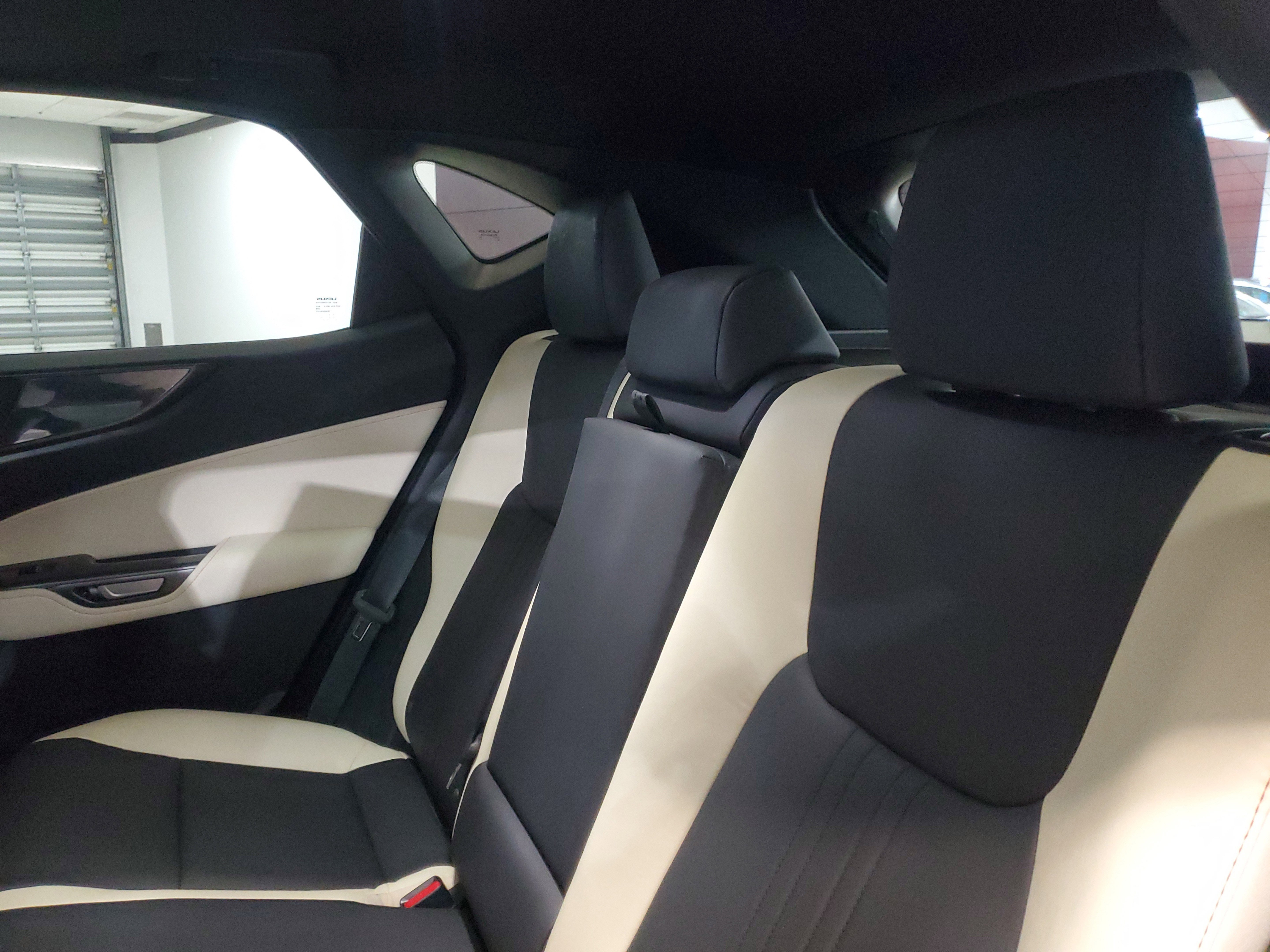 Used 2024  Lexus NX 250 Premium image 15