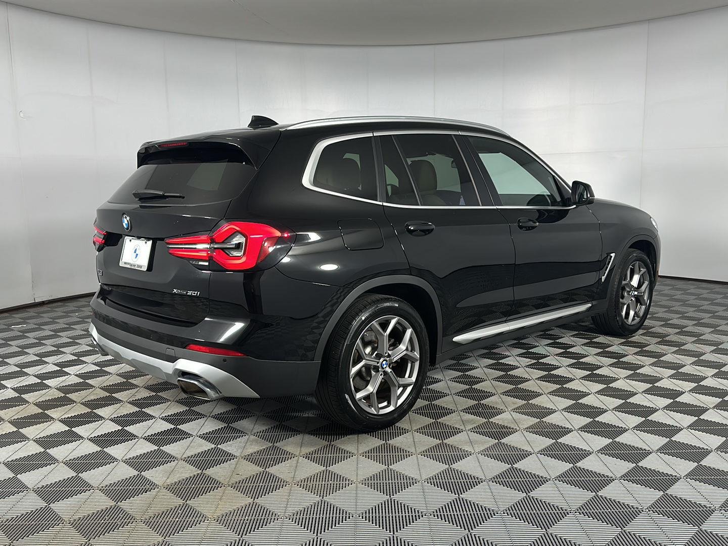 Used 2024 Jet Black BMW xDrive30i image 30