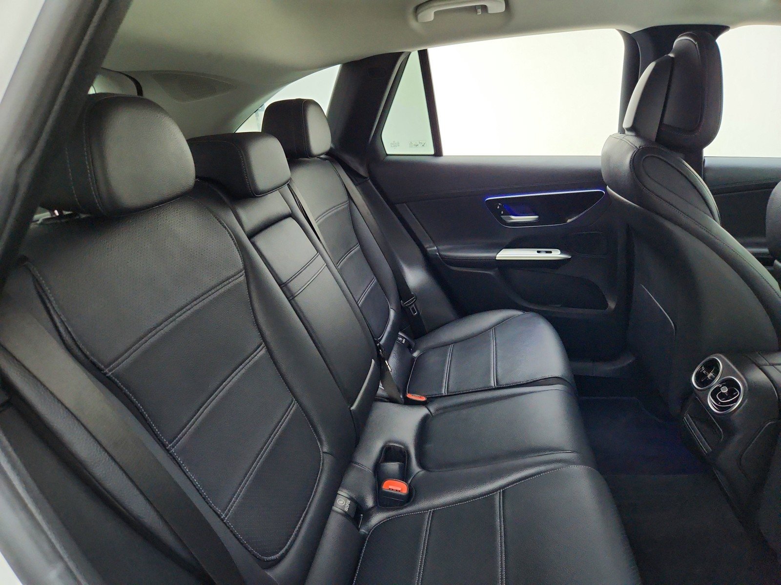 Certified Used 2024 Polar White Mercedes-Benz GLC 300 image 31