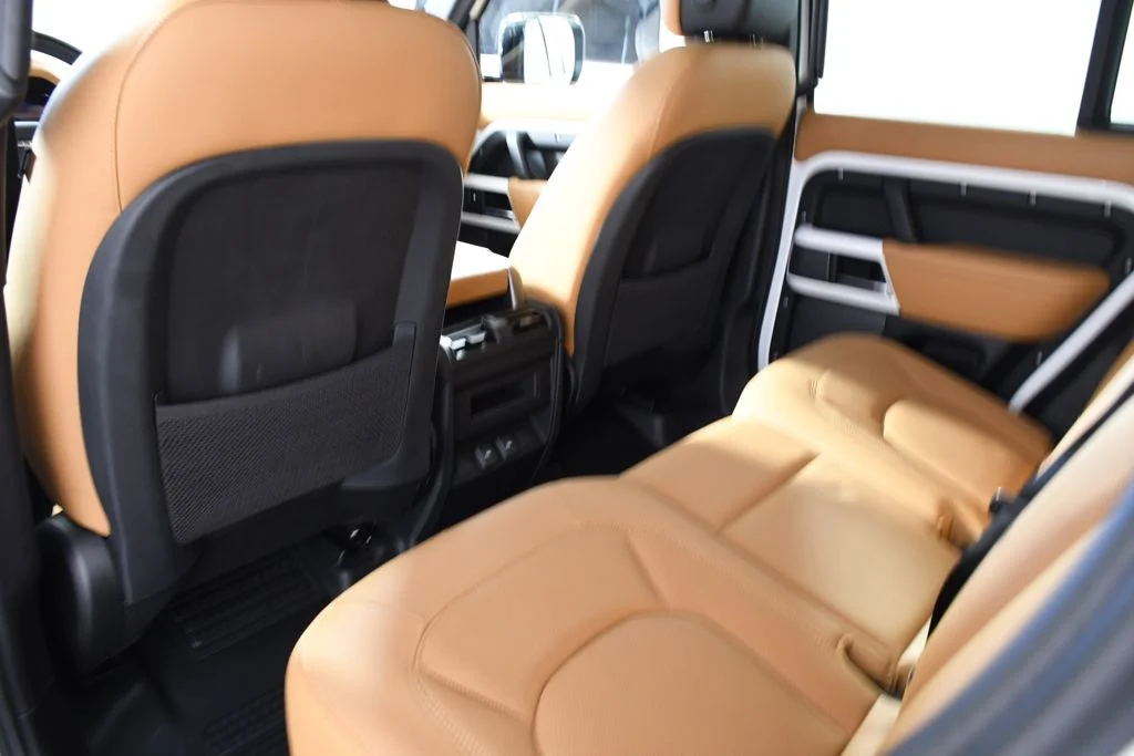 Used 2023 Fuji White Land Rover S image 27