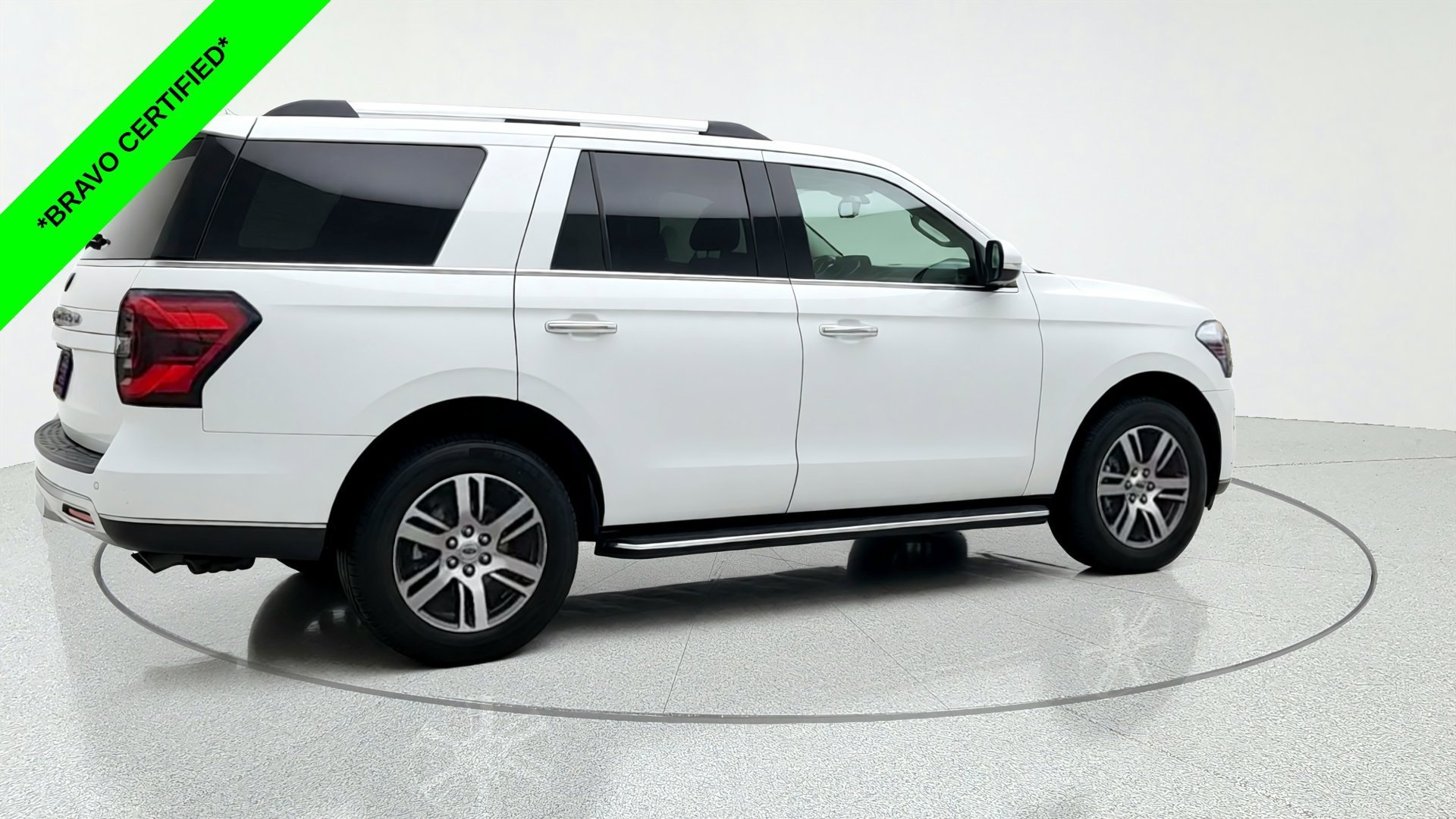 Used 2022  Ford Limited image 10