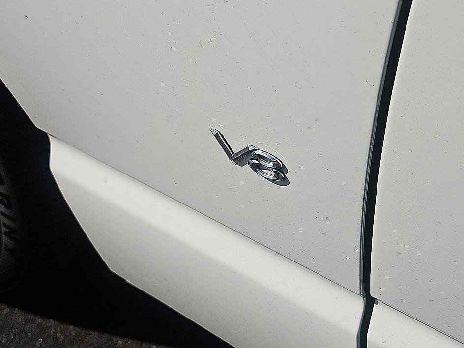 Used 2003 Whisper White Ford Premium image 14