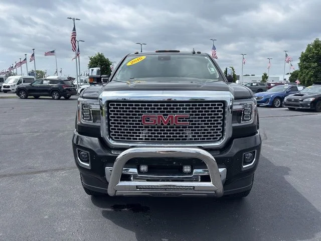Used 2016 Onyx Black GMC Denali image 5