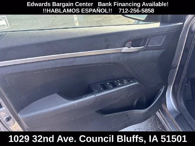 Used 2019 Gray Hyundai SE image 14