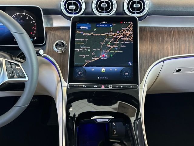 New 2026 Polar White Mercedes-Benz GLC 300 image 17