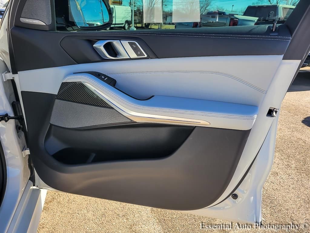 2025 BMW X5 - Image 22