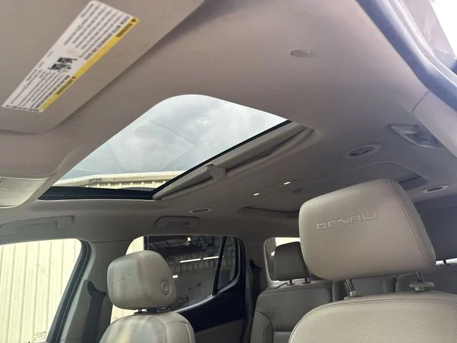 Used 2018 White GMC Denali image 33