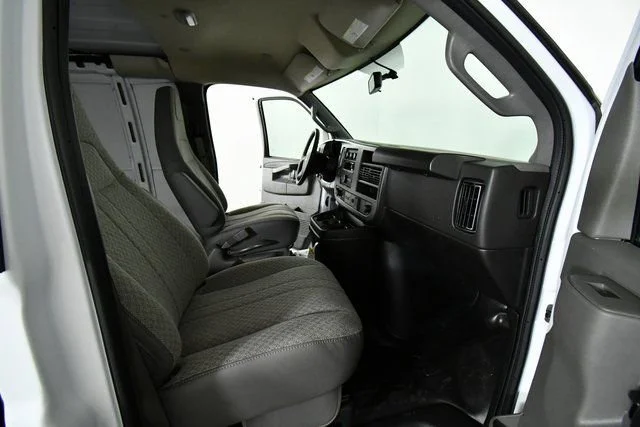 2025 Chevrolet Express Cargo Work Van - Photo 22