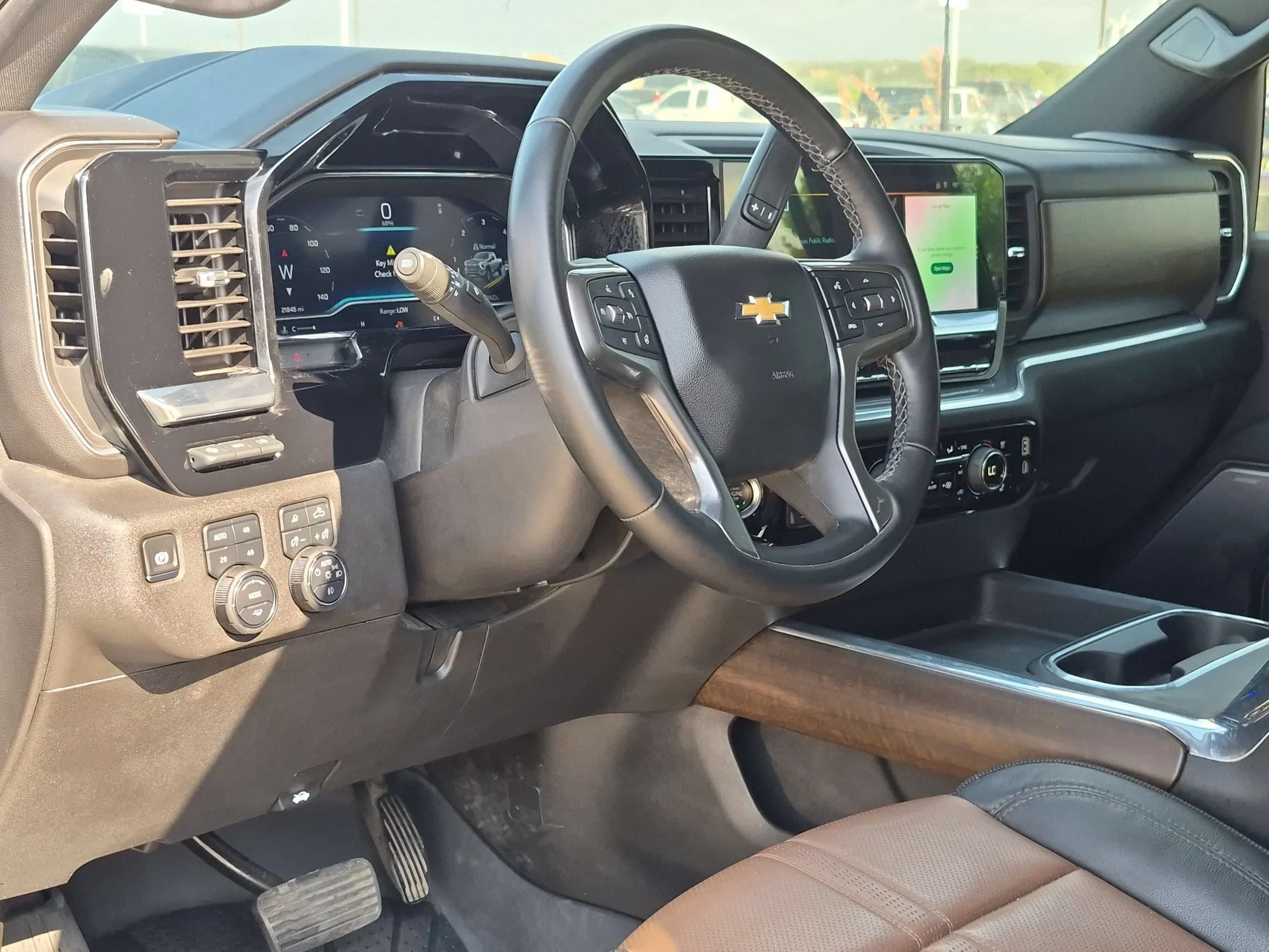 Used 2025 Black Chevrolet High Country image 10