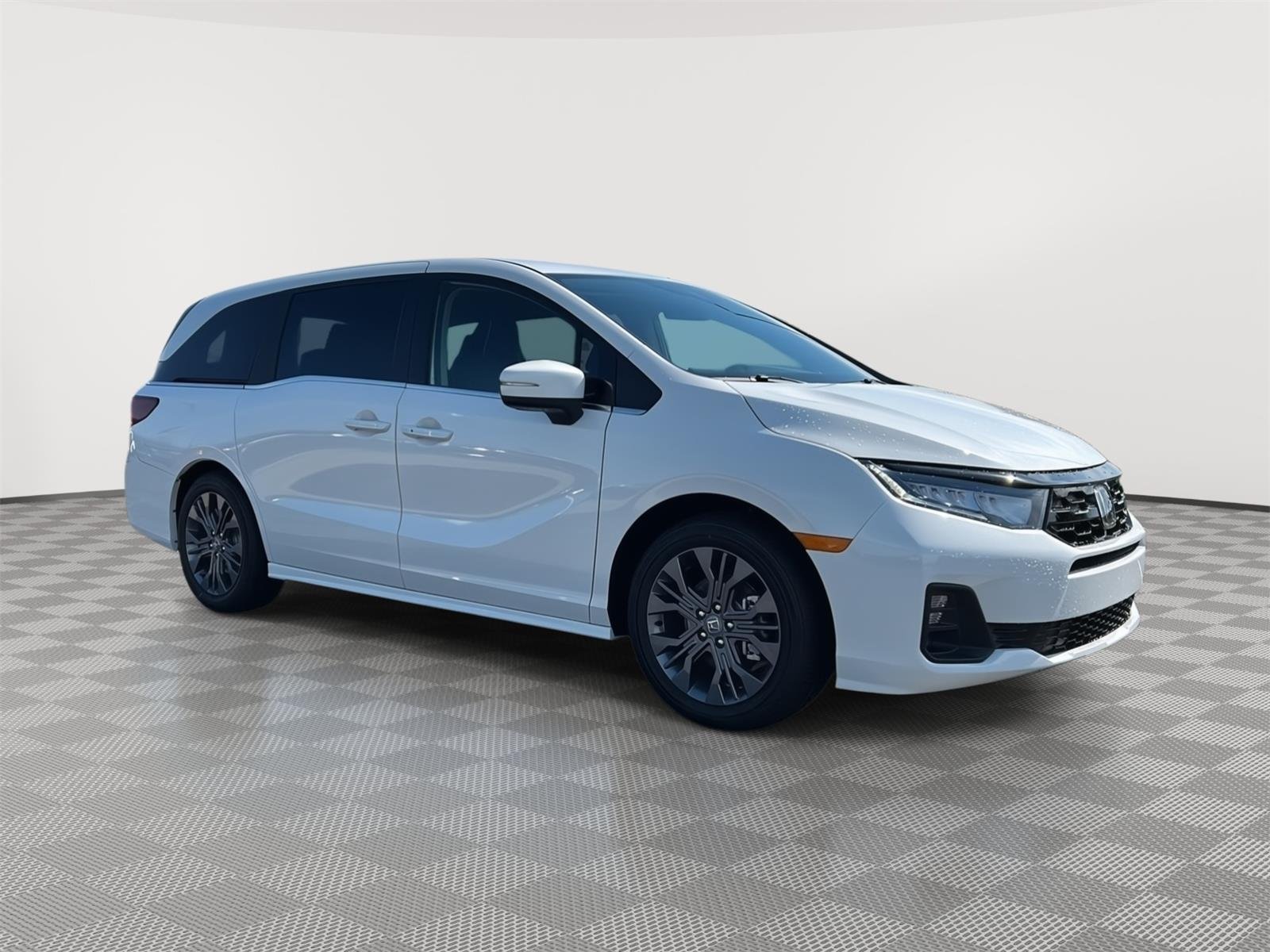 2026 Honda Odyssey Touring's photo