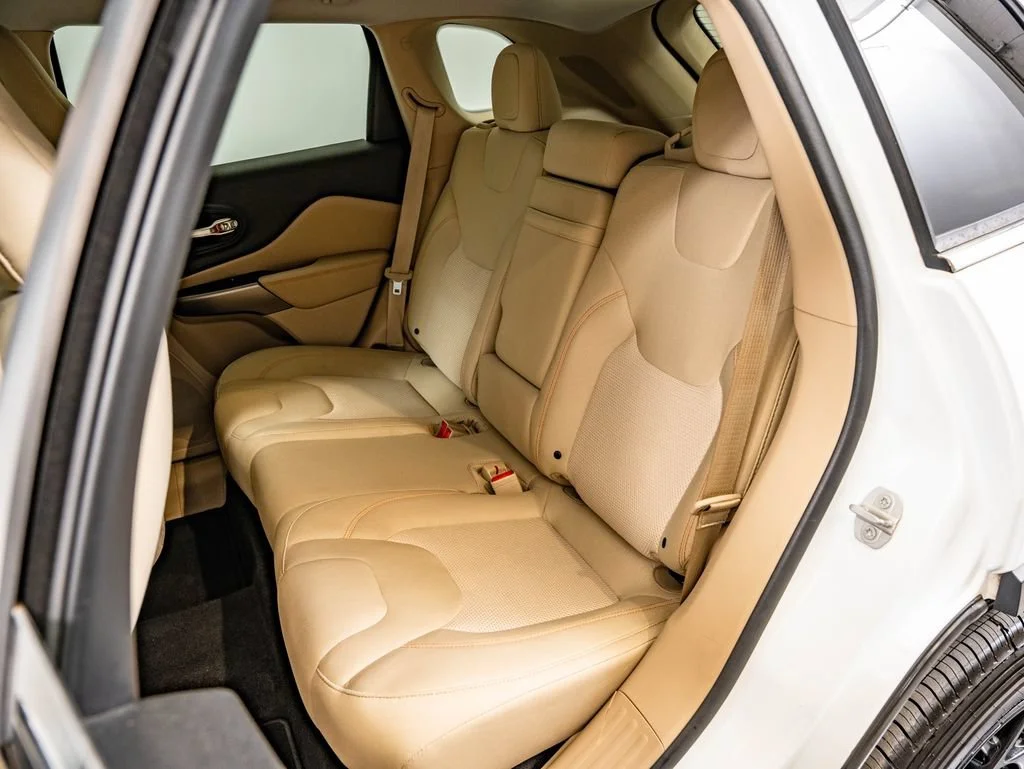 Used 2019 Bright White Clear Coat Jeep Latitude image 43