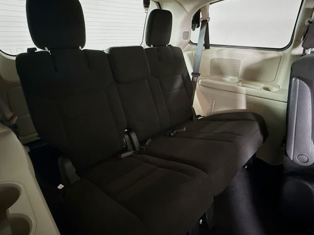 Used 2016 Silver Dodge SE image 26