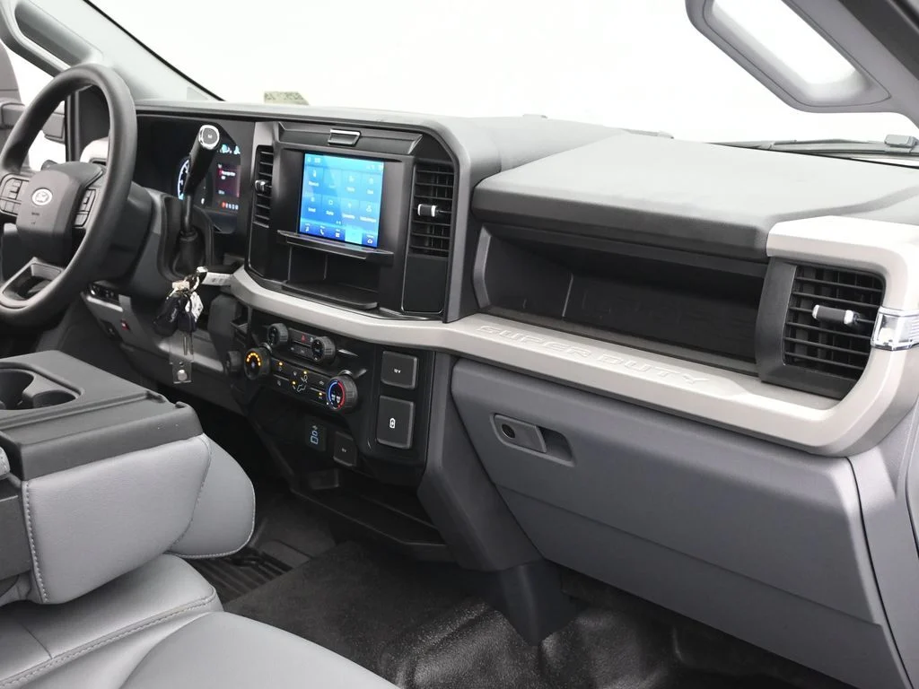 2025 Ford F-550 Super Duty Chassis Cab XL - Photo 25