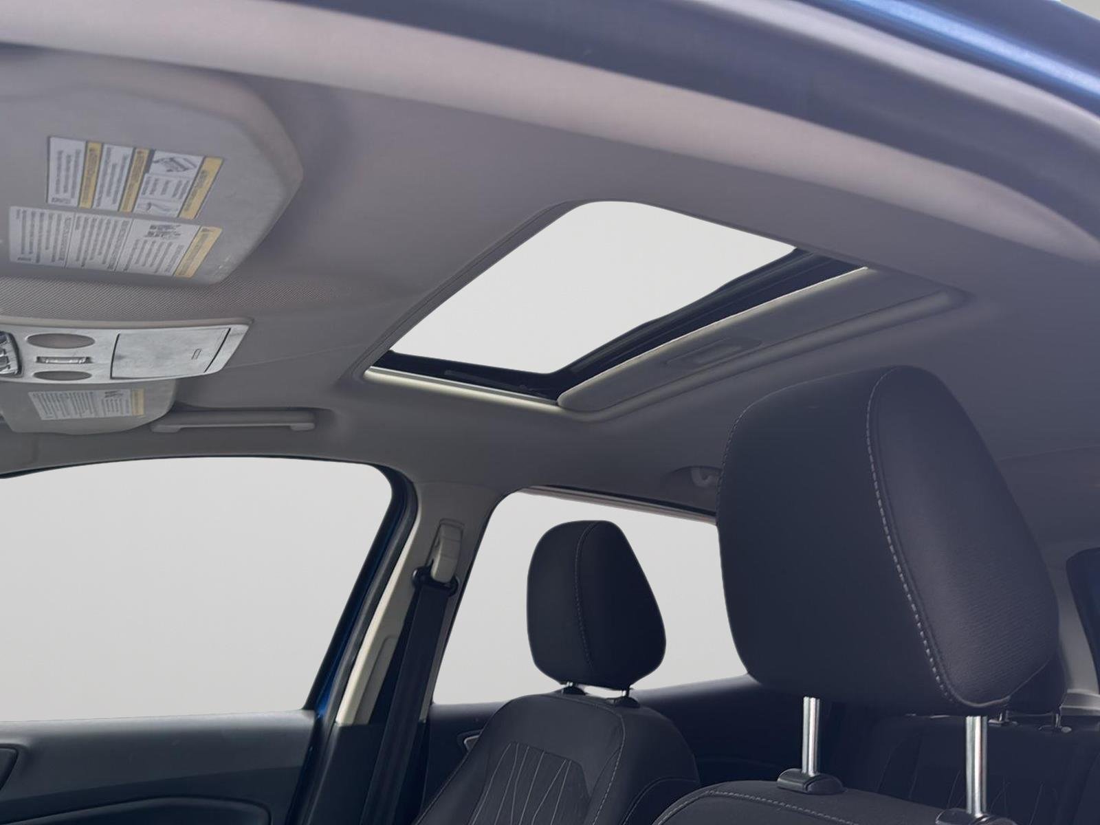 Used 2019 Lightning Blue Ford SE image 2