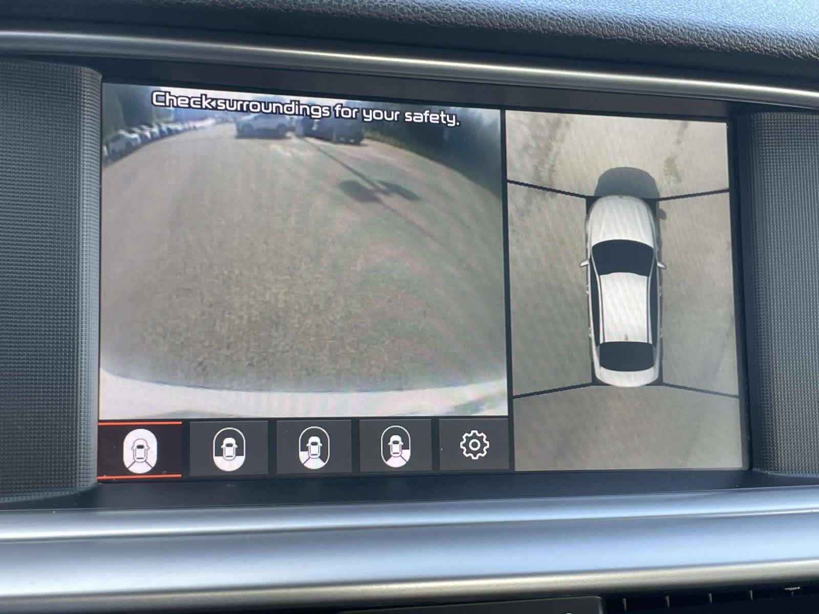 Used 2019 Snow White Pearl Kia SX image 32