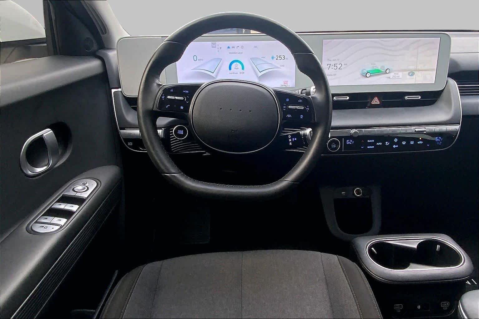Used 2024 Atlas White Hyundai SEL image 5