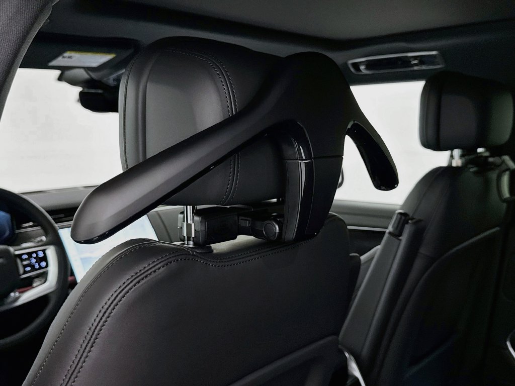 New 2027 Santorini Black Land Rover SE image 26