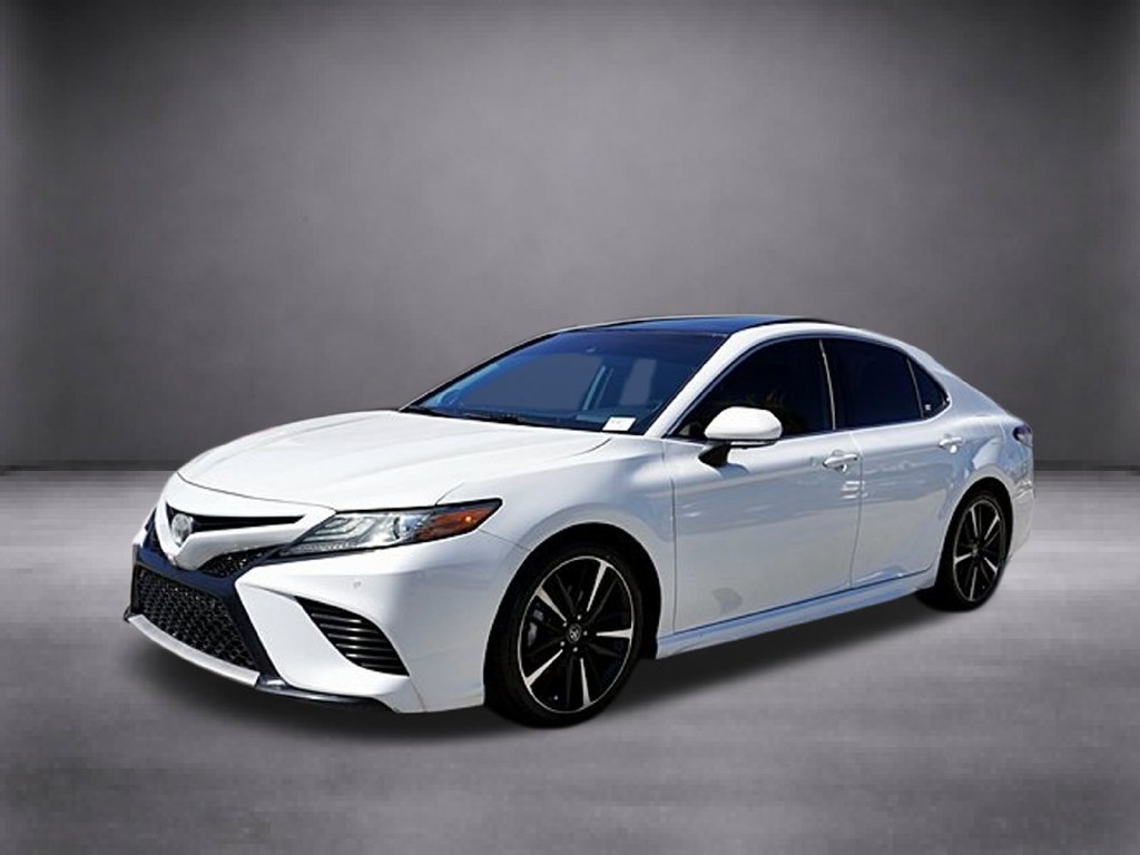 Used 2019 Beige Toyota XSE V6 image 9