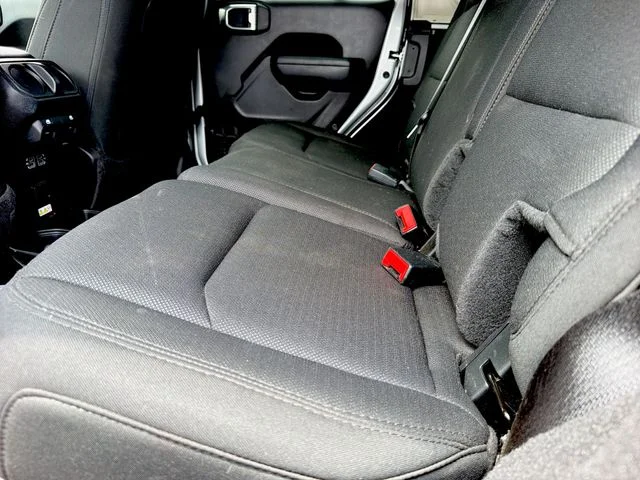 Used 2023 Silver Jeep Sport S image 9