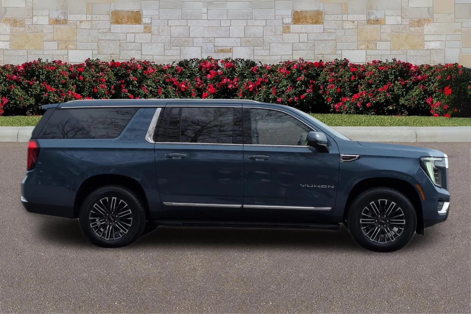 Used 2026 Downpour Metallic GMC Elevation image 2