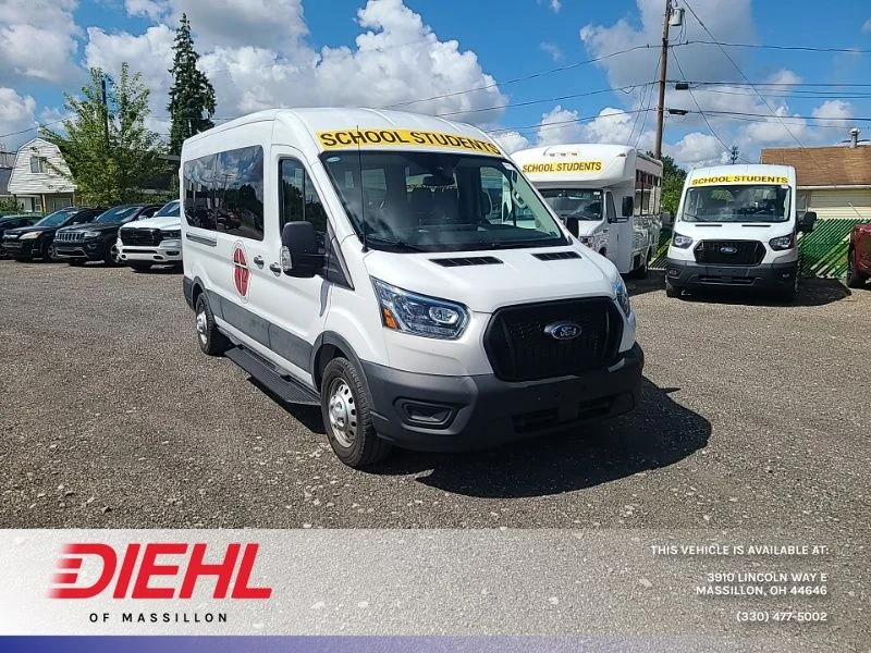 Used 2024 White Ford XL image 1
