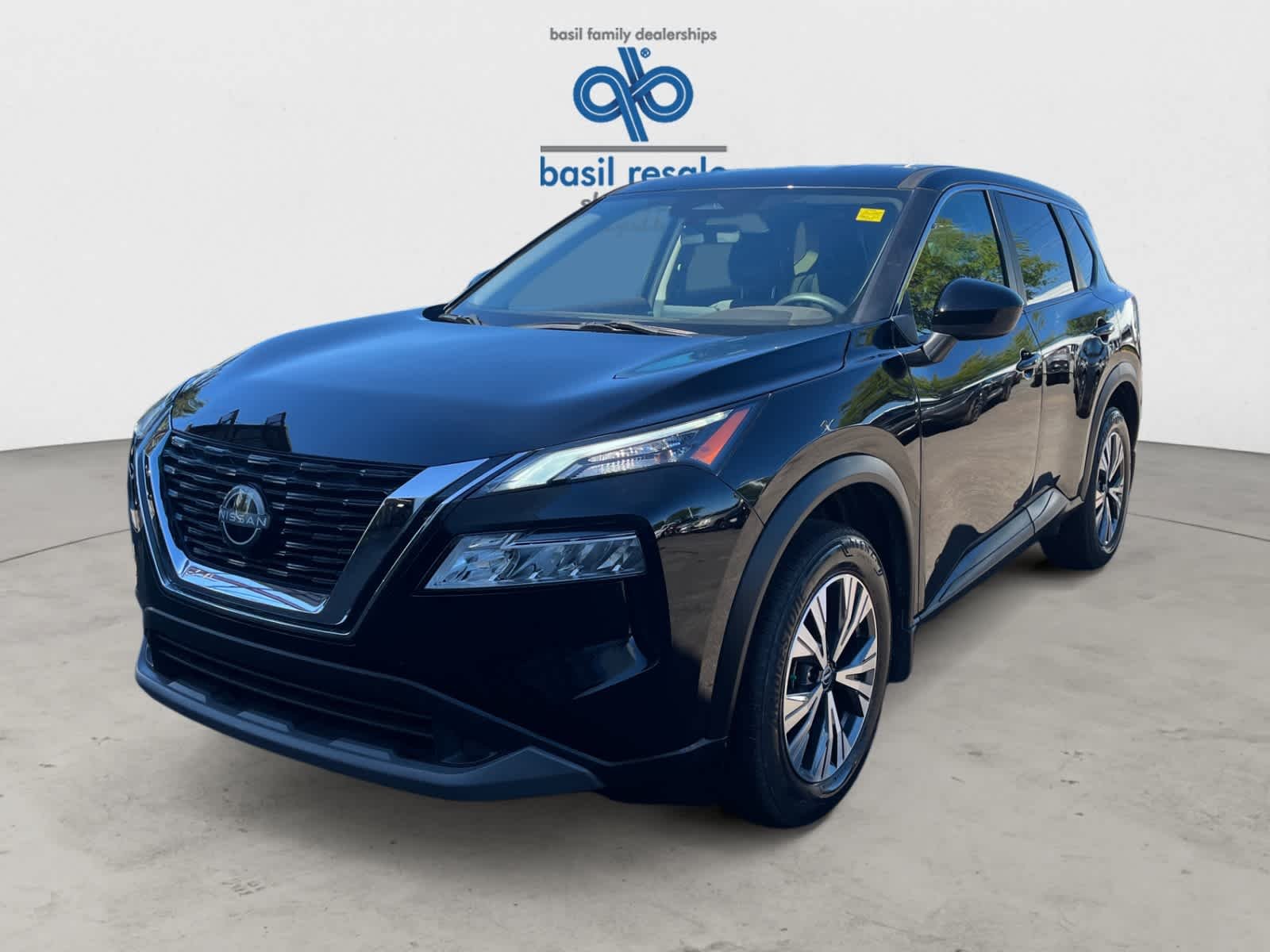 Used 2023 Super Black Nissan SV image 2
