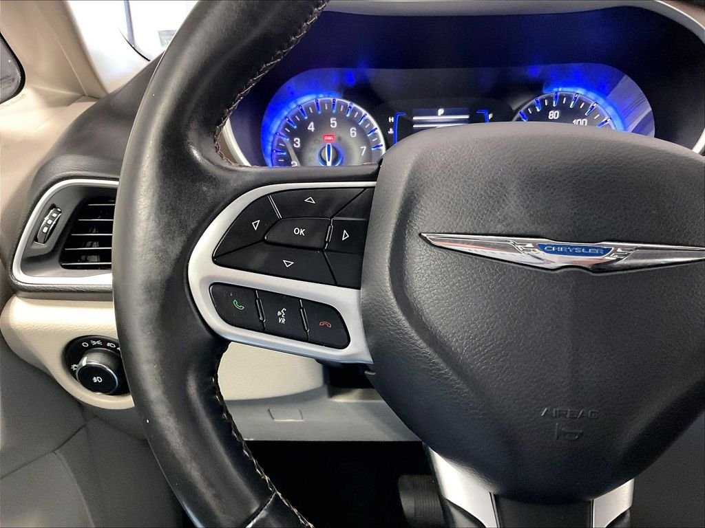 Used 2018 White Chrysler Touring L image 23