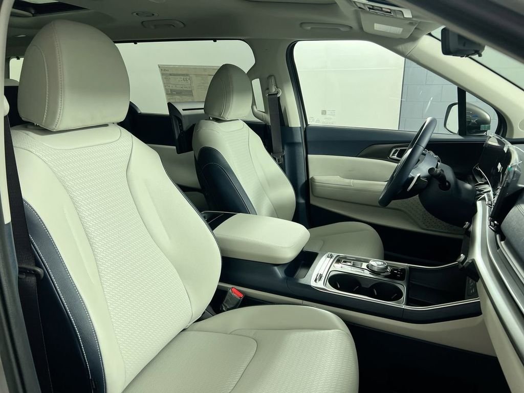 New 2026 Ceramic Silver Kia SX image 31