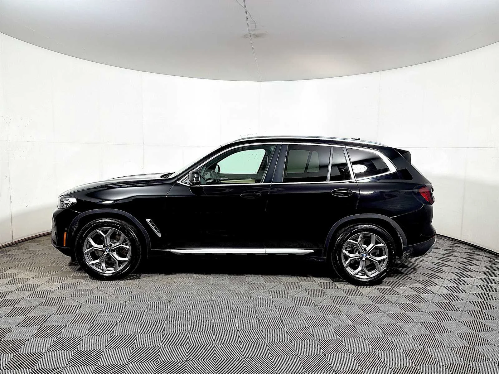 Certified Used 2023 Jet Black BMW xDrive30i image 4