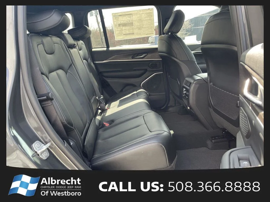 New 2026 Baltic Gray Metallic Clear-Coat Exterior Paint Jeep Limited image 14