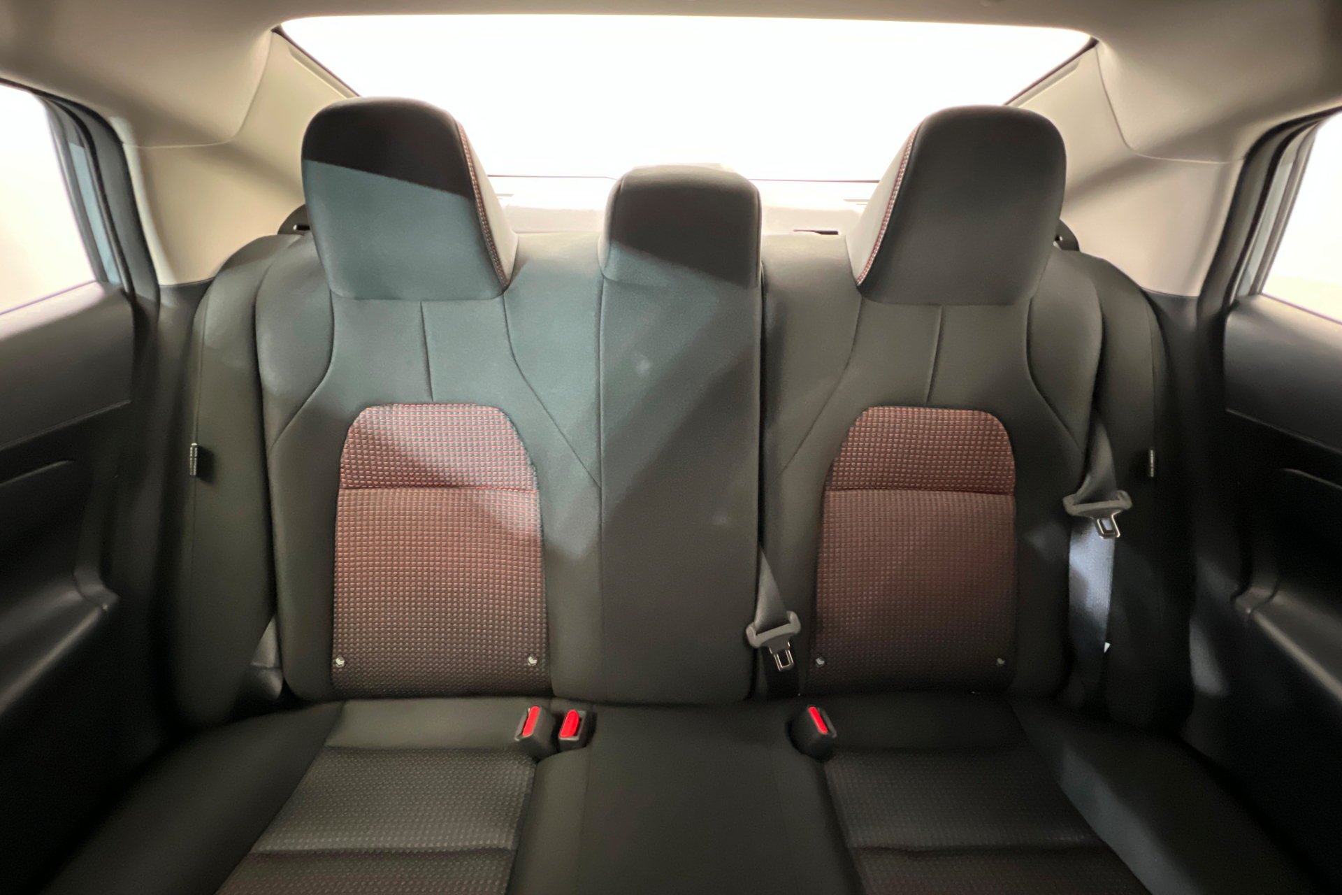 New 2027 Atlantic Gray Metallic Nissan SR image 25