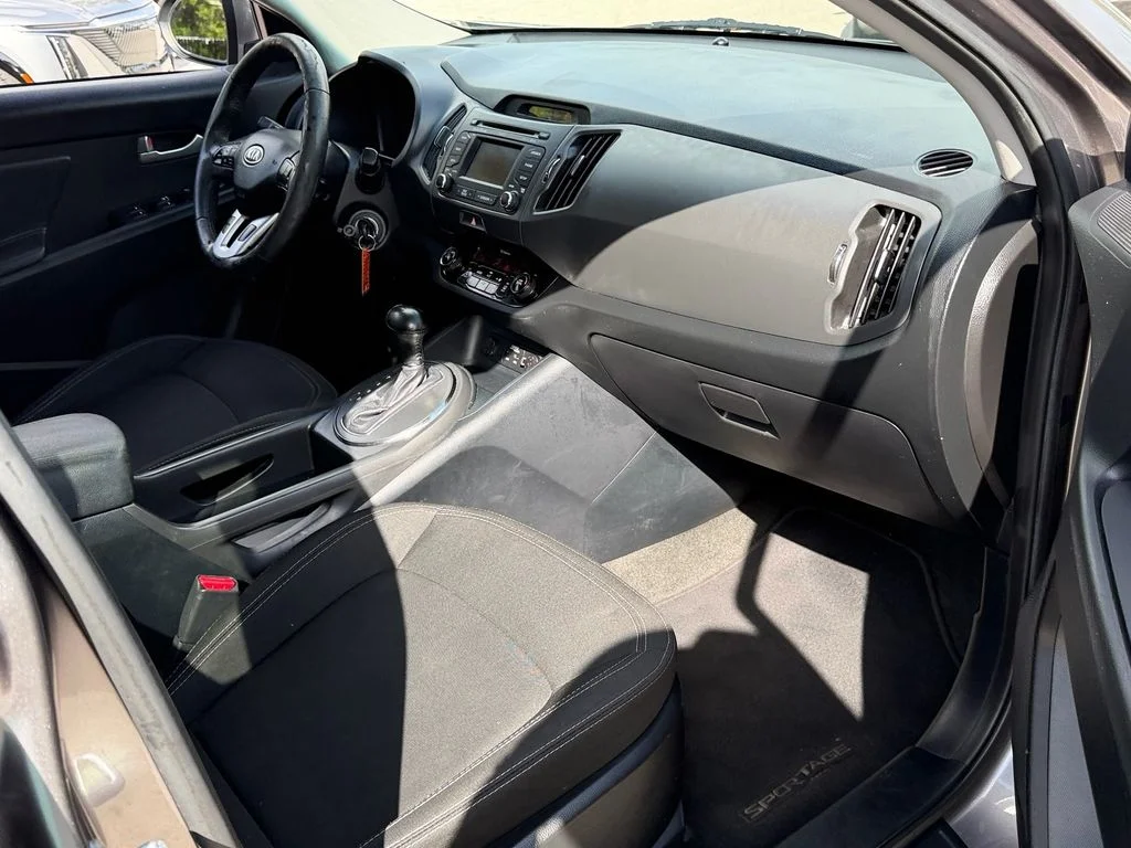 Used 2012 Silver Kia EX image 15