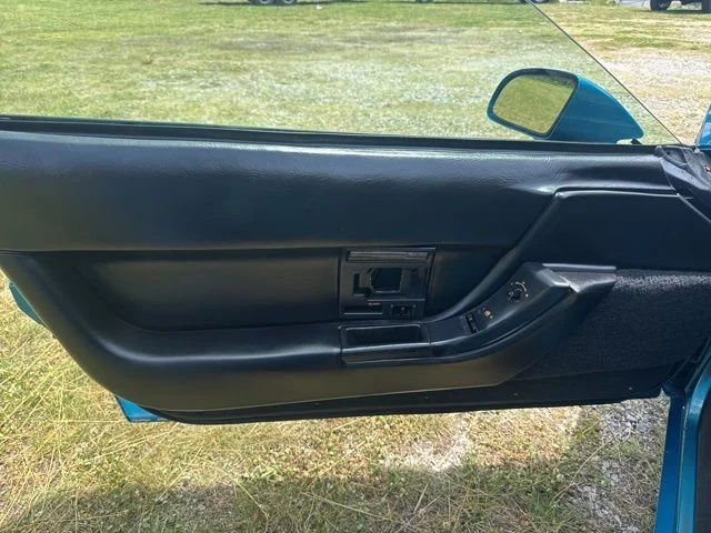 Used 1992  Chevrolet Base image 16
