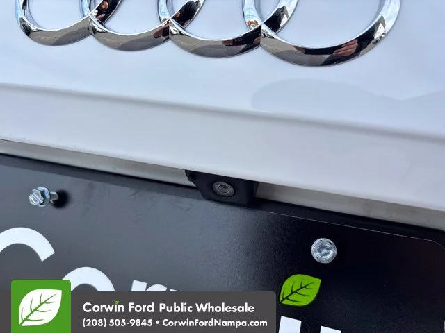 Used 2010 White Audi  image 11
