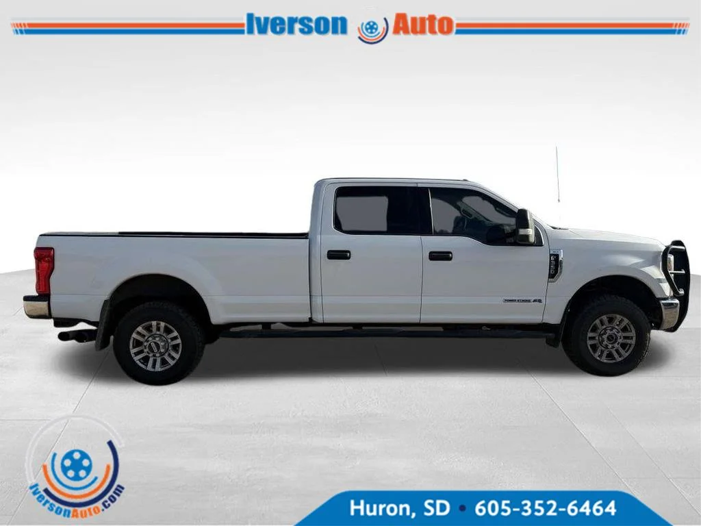 Used 2017 White Ford XLT image 3