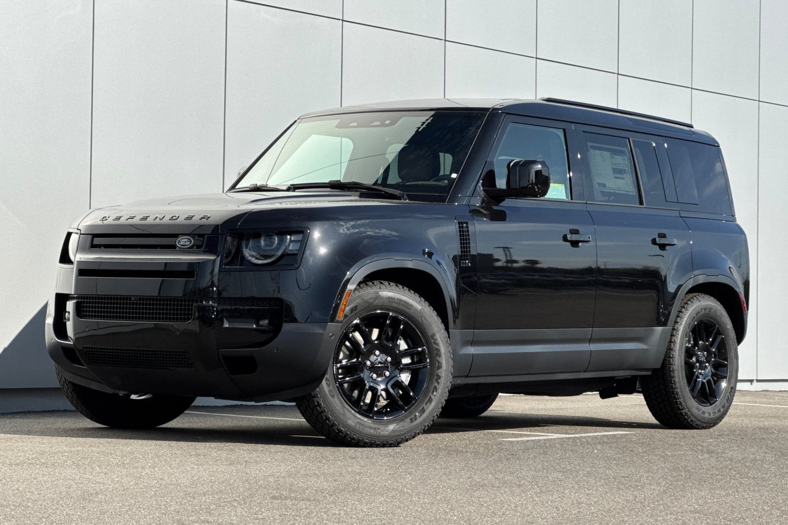 New 2026 Santorini Black Land Rover S image 1