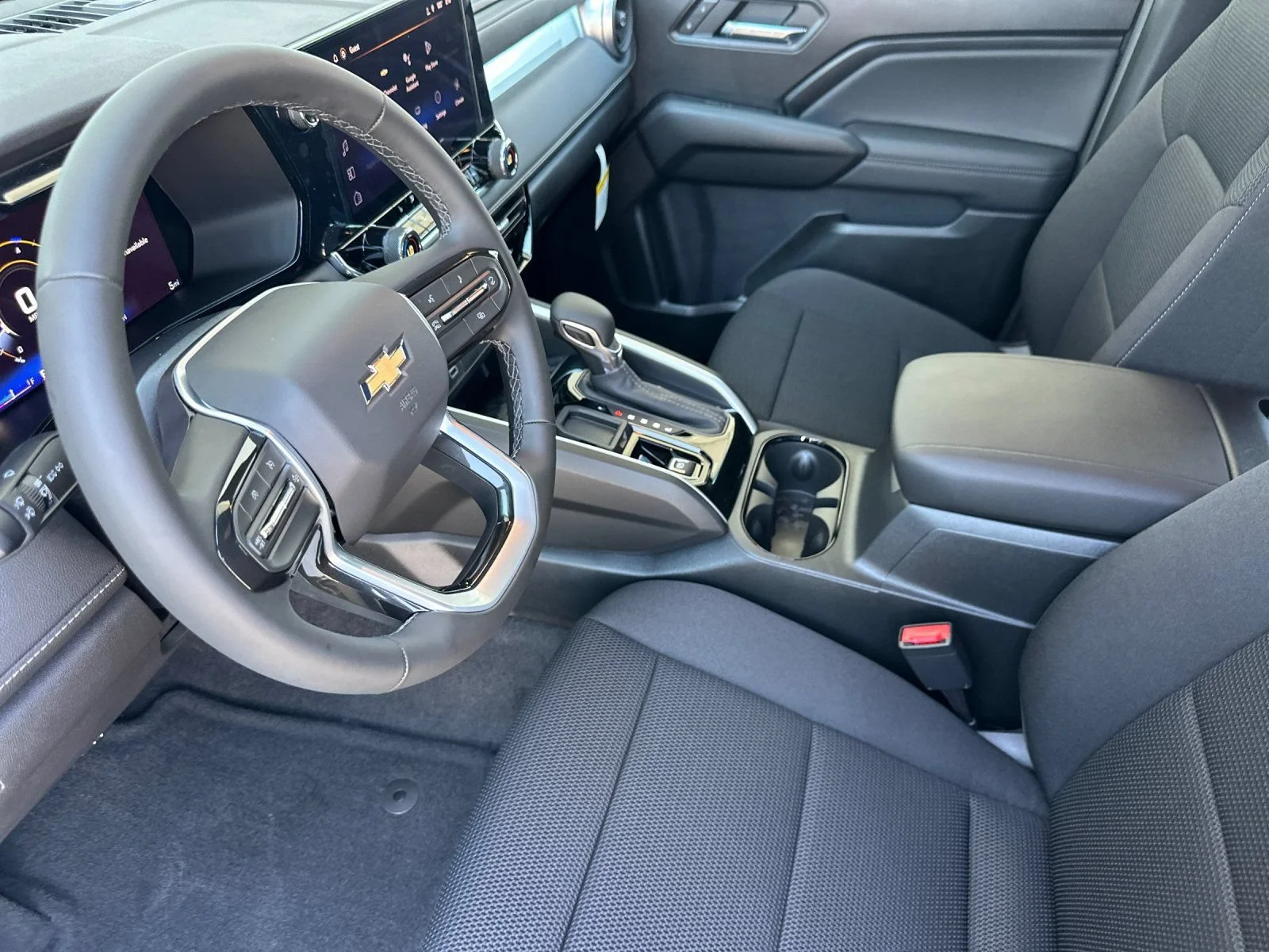 2026 Chevrolet Colorado LT - Photo 10