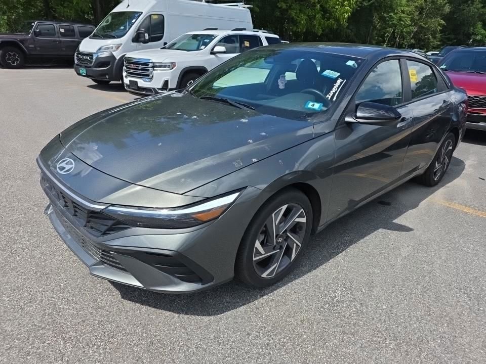 Used 2025 Gray Hyundai SEL Sport image 7