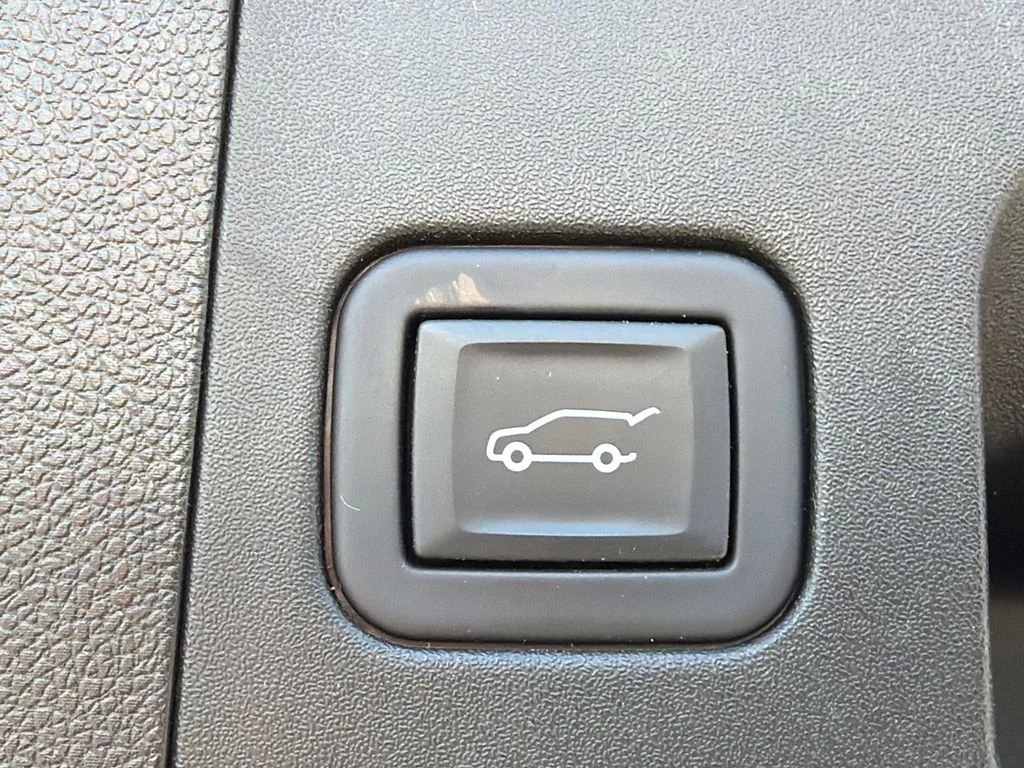 Used 2024 Black Cadillac Luxury image 19